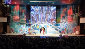 Премьера Легендарной Елки на Новом Арбате  «Семь чудес Москвы»