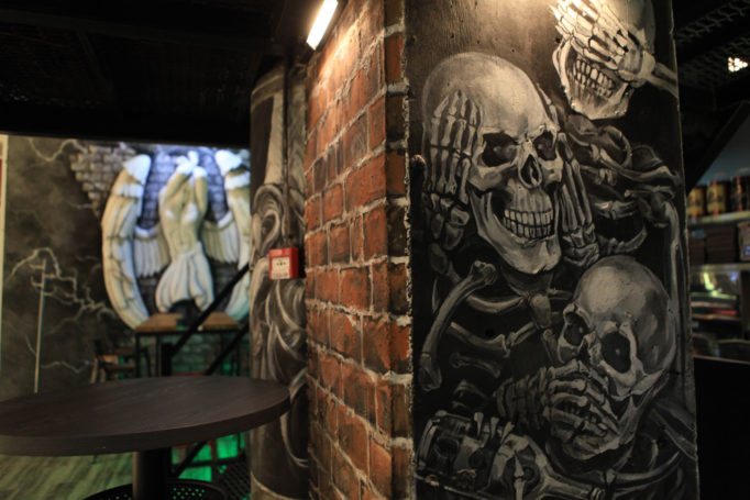 Новый  CERNOVAR BEER&BURGERS:Продолжение готической истории