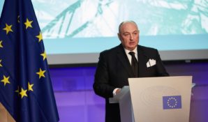 Глава ЕЕК Вячеслав Моше Кантор заявил о необходимости верховенства закона в вопросах дискриминации