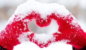 Команда тревел-блогеров Driventure 14 февраля провела флешмоб, чтобы поддержать спортсменов из РФ