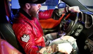 В сети обсуждают лицо новой коллекции дизайнера Геннадия Горбачева