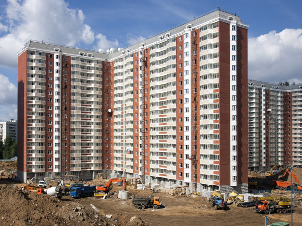 Неизвестные злоумышленники повредили имущество жителей Нахимовского комплекса в Москве.