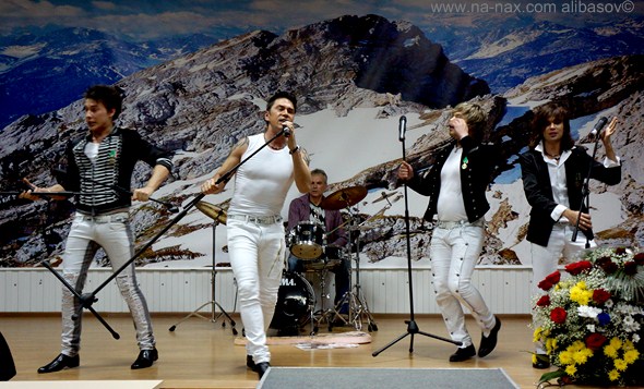 Поэт Михаил Гуцериев расширяет аудиторию за счет создания модных танцевальных хитов