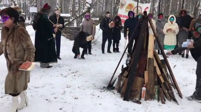 Криптовалютчики PRIZM сожгли доллары на Масленицу для удачи в майнинге