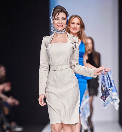 Коллекцию «Синий платочек Победы» представили в рамках Mercedes Benz Fashion Week