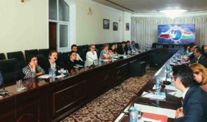 В Душанбе состоялся международный круглый стол по вопросам образования