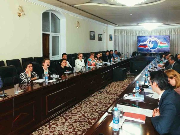 В Душанбе состоялся международный круглый стол по вопросам образования