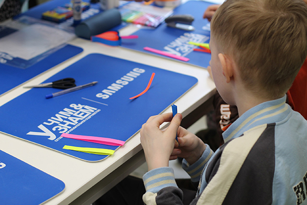 Тяжелобольным детям помогут с образованием в Москве