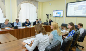 Глава Депобра ответил на вопросы педагогов в прямом эфире