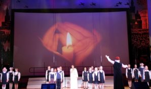 Московские школьники спели для ветеранов Великой Отечественной