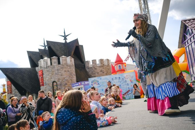 В семейном парке SKAZKA прошло открытие летнего сезона и официальная презентация первого в России специализированного Диномагазина