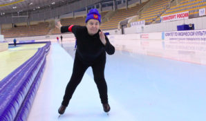 Алина Комарова, знаменитый ученый, исследователь проблем коррупции, отпраздновала 80-летие победой в конькобежном соревновании