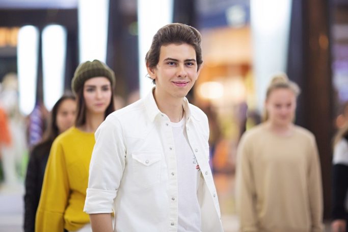 Исполнитель ВладиМир поддержал движение «антихейт» флешмобом в Москве