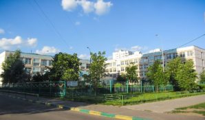 Исаак Калина и депутаты МГД приняли участие в уроках столичной школы №1547