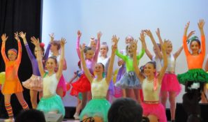 Юбилейный концерт провел образцовый ансамбль танца «Ровесник» Центра культуры «Хорошевский»