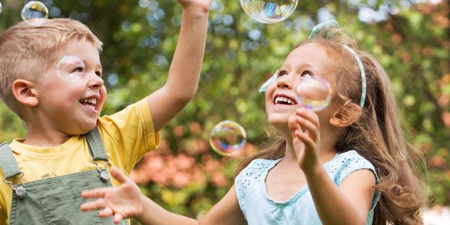 Для особенных детей праздник провели Андрей Бартенев и ДЦ «Нейросфера» Елены Батуриной