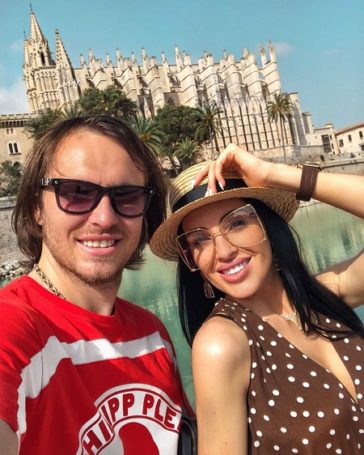 Дарина отпраздновала годовщину своего брака с футболистом Дьяковым