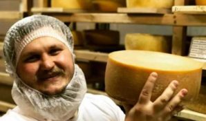 Сыровар Олег Сирота поблагодарил Путина за антисанкции