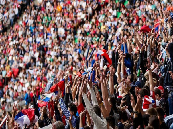 Иностранным футбольным болельщикам помогут стать русскими