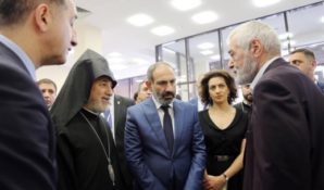 Архиепископ Езрас Нерсисян благословил открытие гимназии им. Святого Григора Нарекаци