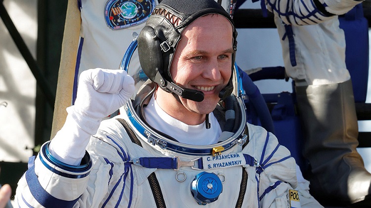 Летчик-космонавт Сергей Рязанский пообщался со столичными школьниками