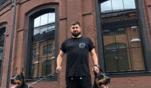 Who is Хозяин Горбушки?