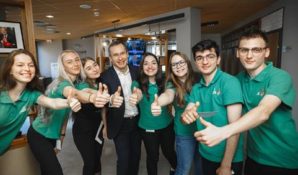 «Макдоналдс» трудоустроит 2 млн молодых людей