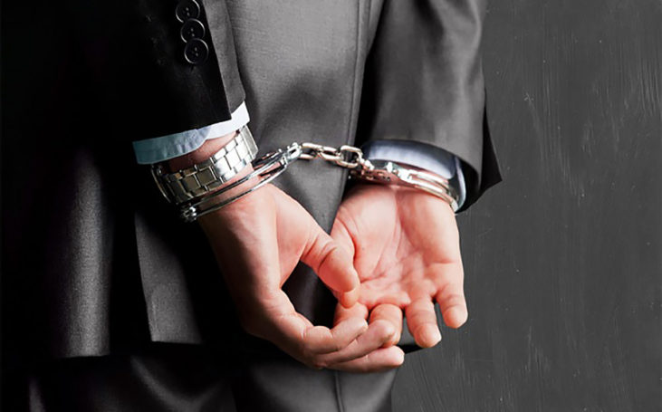 Сбежавший от приговора коррупционер может вернуться в Россию, ничем не рискуя