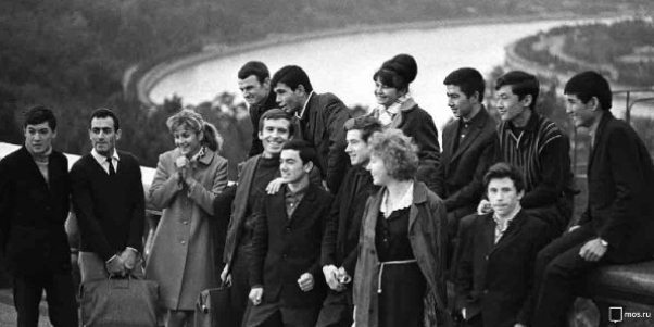 «Москва студенческая»: выставка Главархива Москвы под открытым небом