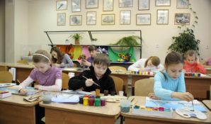 Личности лучших отечественных педагогов и история внешкольного образования представлены на выставке в Москве