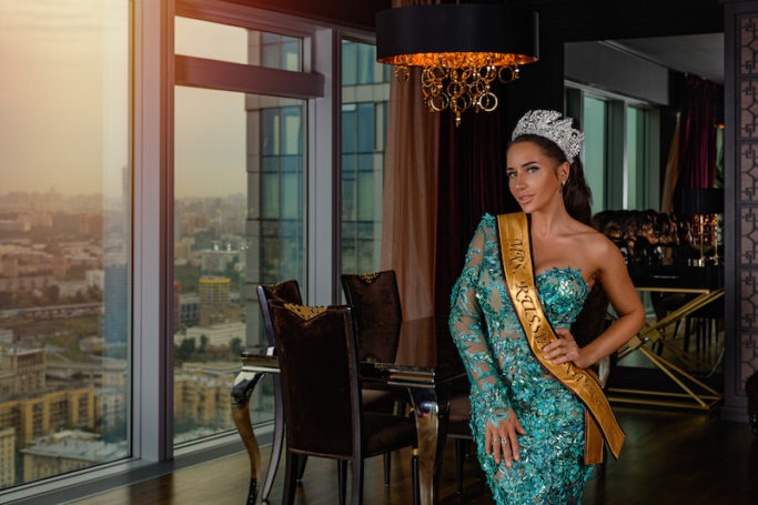 Миссис Вселенная