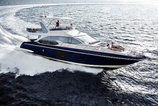 К услугам гостей The St.Regis Maldives Vommuli Resort – новая яхта Norma