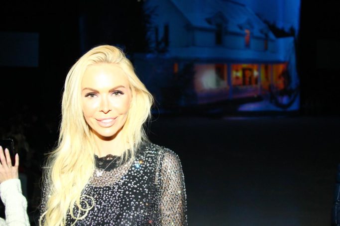 Алиса Лобанова побывала на закрытой премьере ледового шоу «Лебединое озеро»