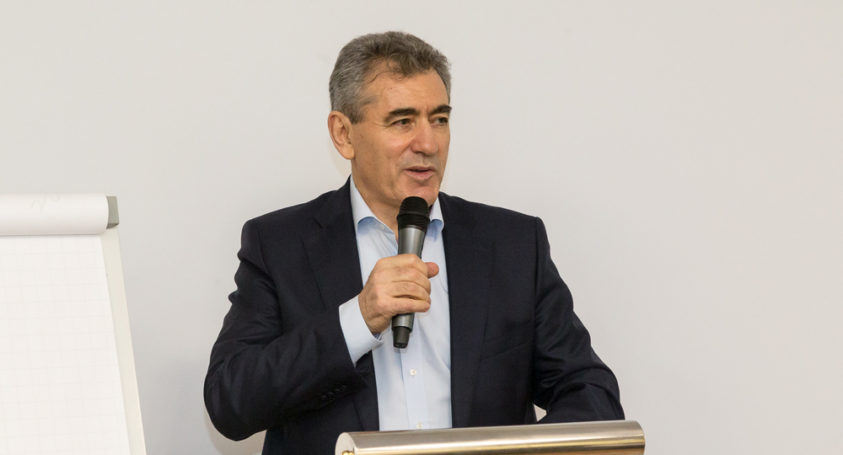 Исаак Калина: Финансирование школ значительно увеличилось, зарплата педагогов растет