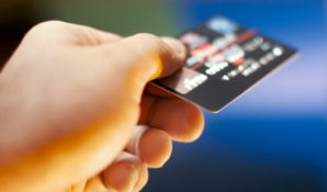 Дебетовые карты научились экономить и копить