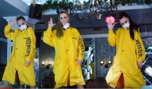 Скандально известная любительница острых ощущений, начинающая певица Yaxana (Оксана Яковлева) выпустила клип «MKAD»