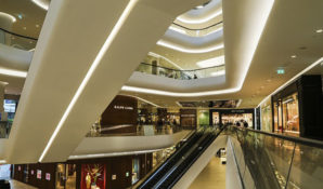 По словам Исаака Калины, проведение школьных олимпиад по технологии в торговых центрах Москвы имеет свои преимущества