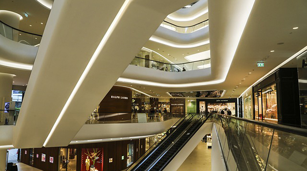 По словам Исаака Калины, проведение школьных олимпиад по технологии в торговых центрах Москвы имеет свои преимущества