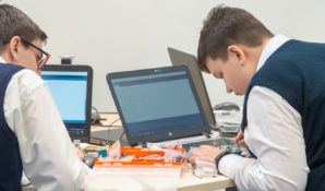 Сергей Собянин поручил создать около 30 ИТ-классов в школах