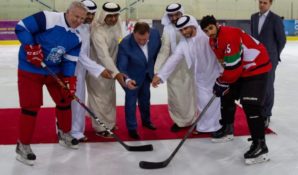 На Специальной Олимпиаде в Арабских Эмиратах состоялся хоккейные матч с участием Вячеслава Фетисова и Владимира Бурдуна
