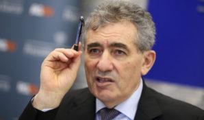 Исаак Калина выступил за объединение карты школьника и читательского билета