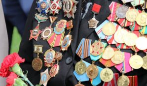 Для достижения политических целей видеоблогер Андрей Орел использует память о ветеране войны