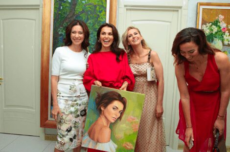 Любовь Никитина презентовала уникальную картину Сати Казановой