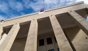 Новая экскурсия на портале «Узнай Москву» посвящена любимым местам режиссера Евгения Каменьковича