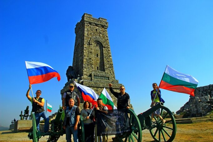 Участники Международного автомотопробега «МИРОТВОРЦЫ-2019» доставили необычный подарок в дар Болгарии