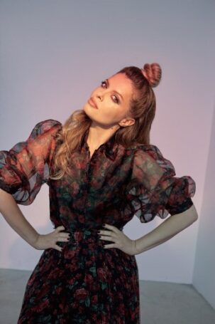 Kat Kenna: «Я ворвалась в мир музыки с “VOLKAMI”»