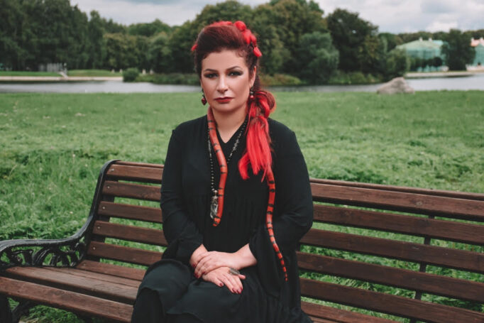 Инквизитор из Википедии не пощадил самую известную ведьму России Алену Полынь