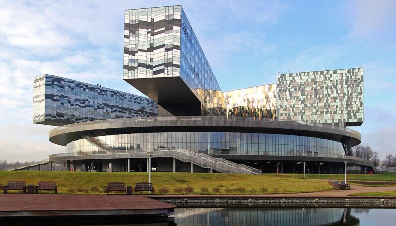 Современный конгресс-центр построит группа «САФМАР» Гуцериева в «Сколково»