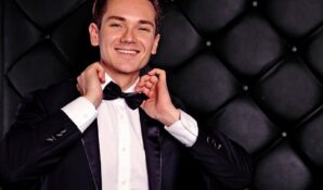 Телеведущий Антон Зорькин, представит спектакль, исцеляющий душу