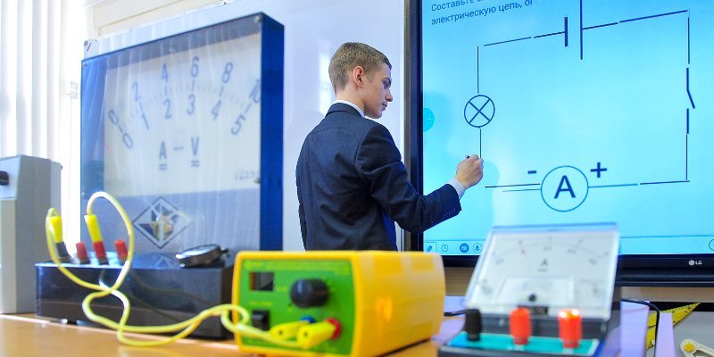 Учителя не из Москвы впервые получили гранты за развитие «Московской электронной школы»